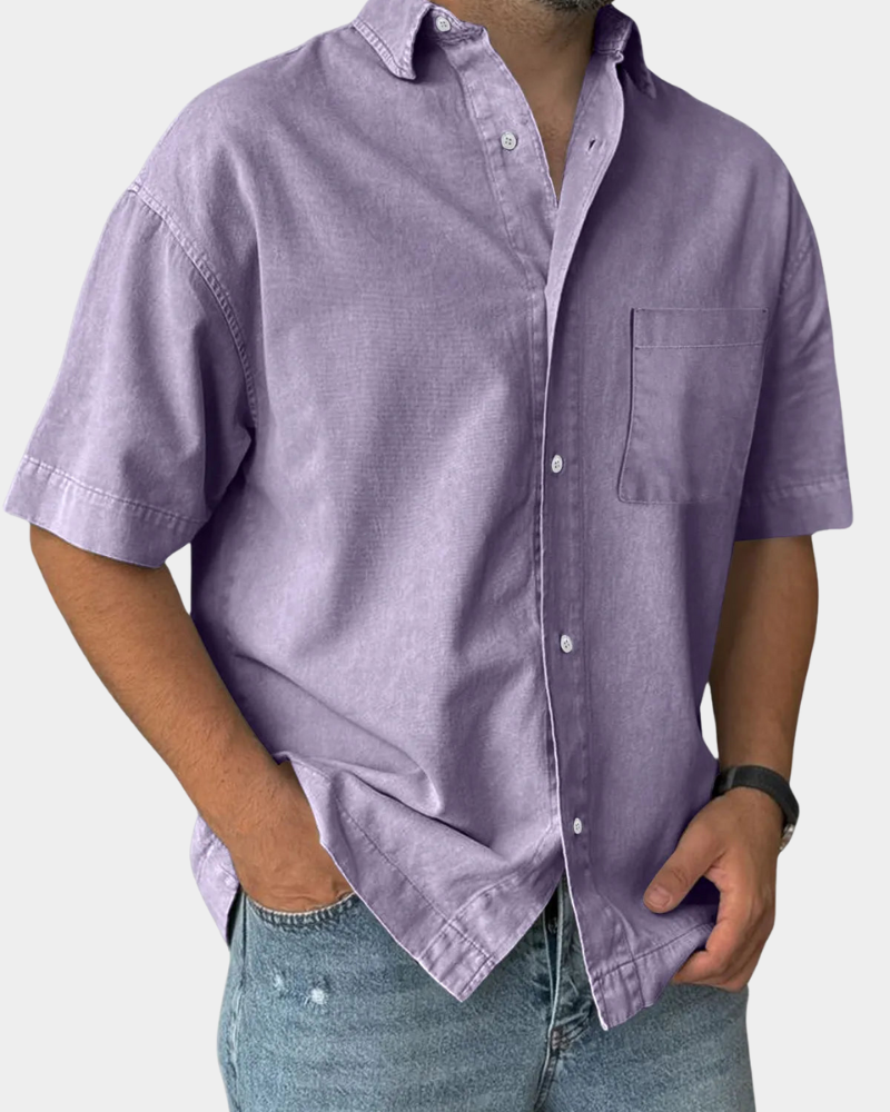 Model wearing short sleeve leisure shirt in Army Green – TARLANO