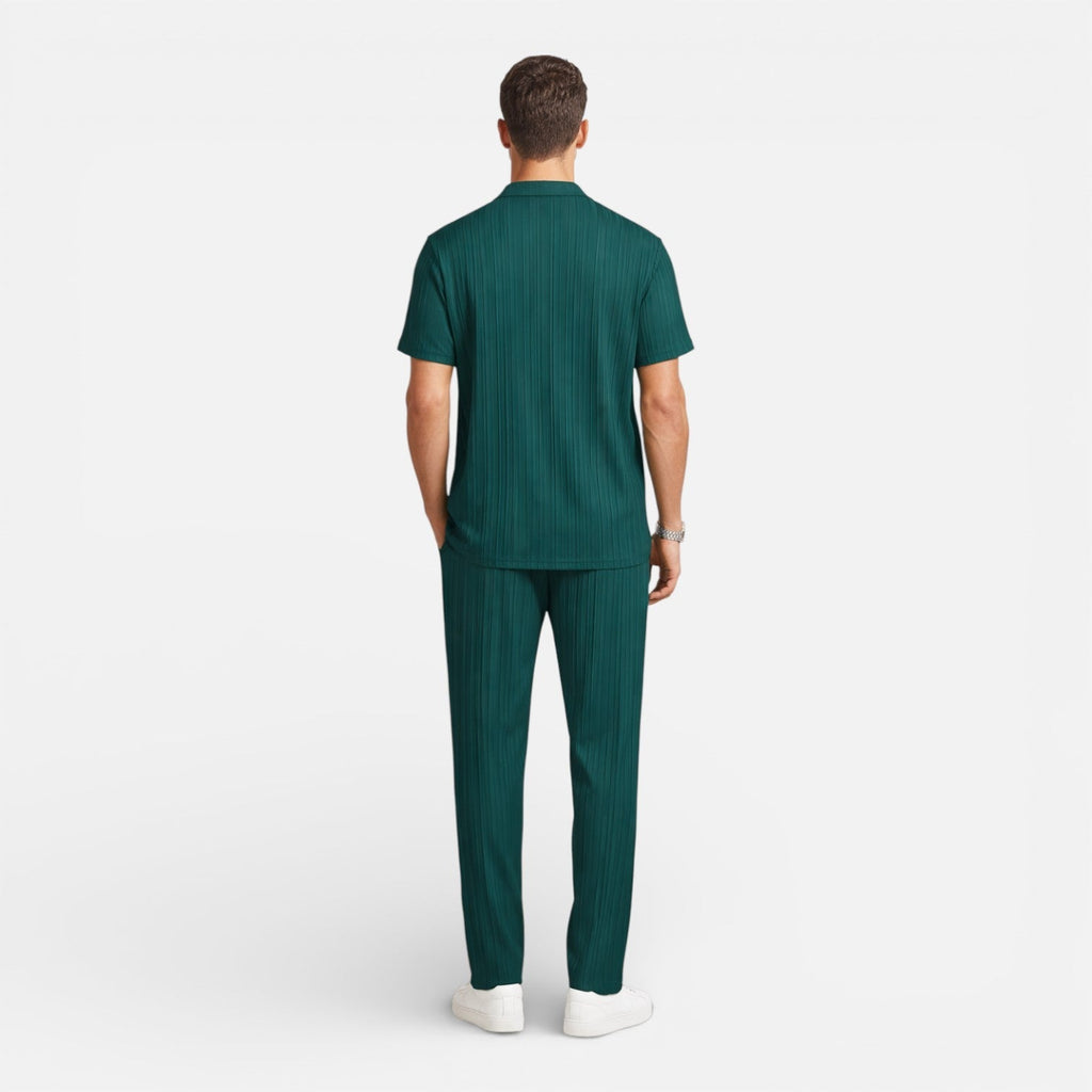 Model wearing ribbed matching set short sleeve shirt and trousers – TARLANO