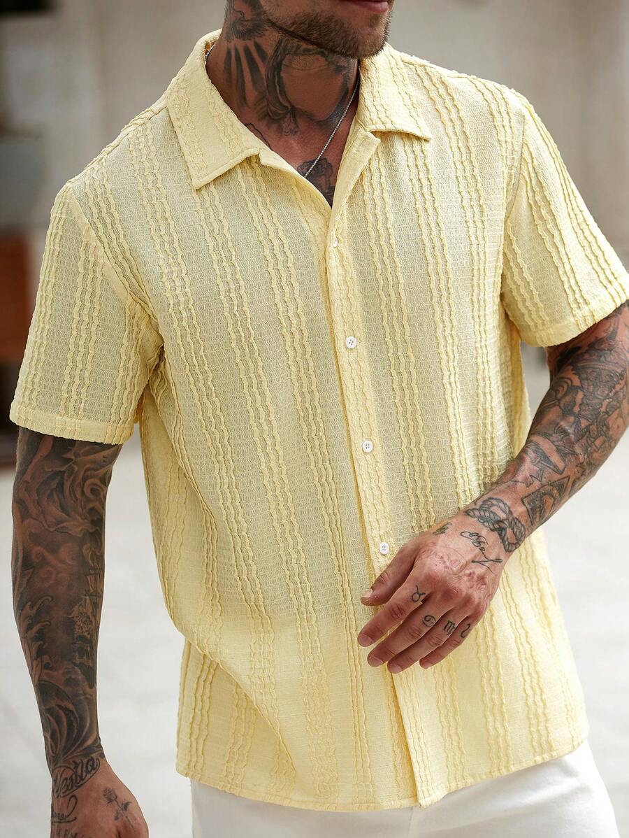 Close-up crochet knit texture short sleeve shirt in yellow – TARLANO