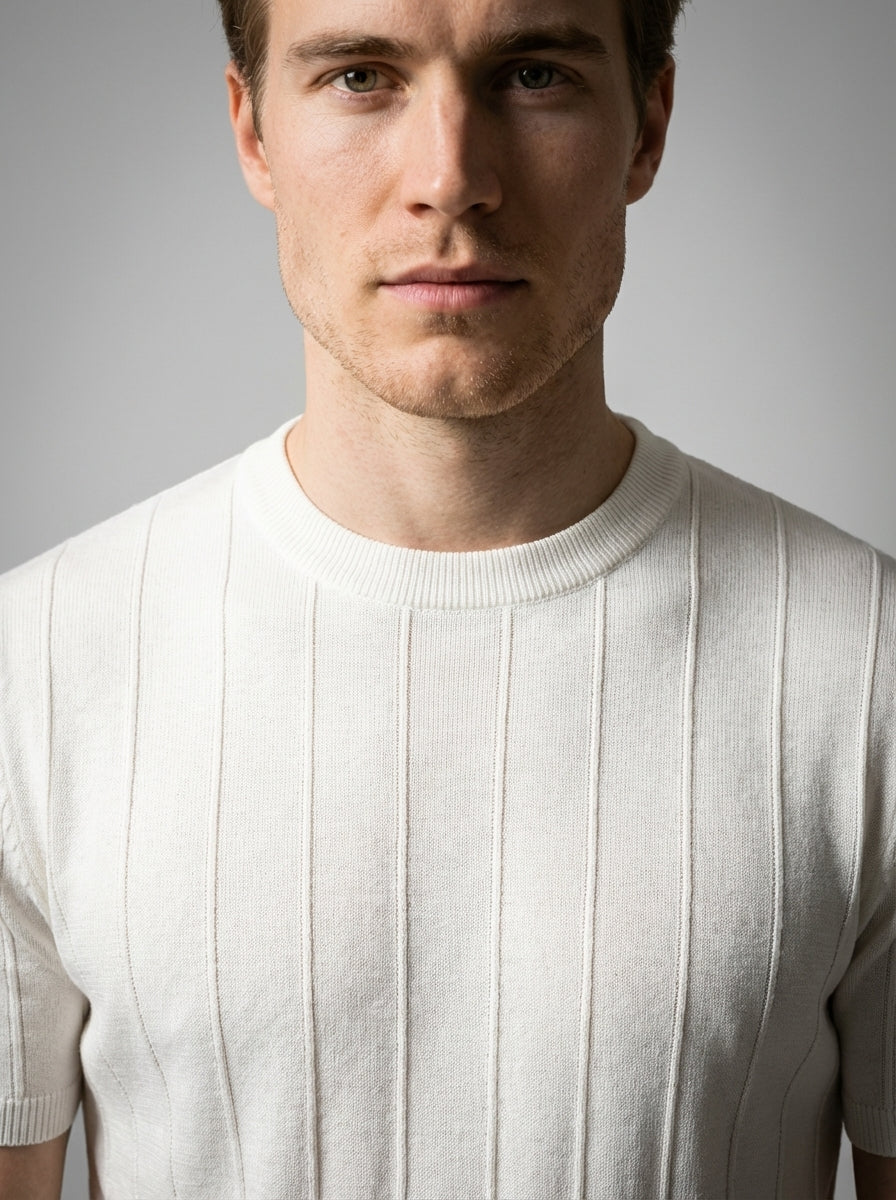 Model wearing slim-fit ribbed crew neck tee in cream – TARLANO