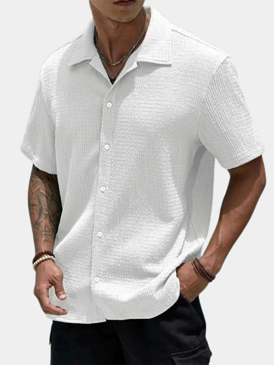Close-up textured Cuban collar button-front shirt in white – TARLANO