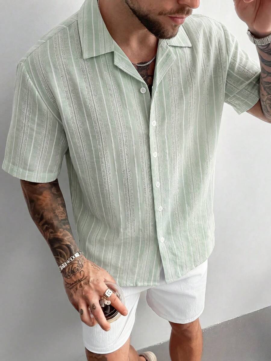 Close-up of striped linen-look band collar shirt in multicolor – TARLANO