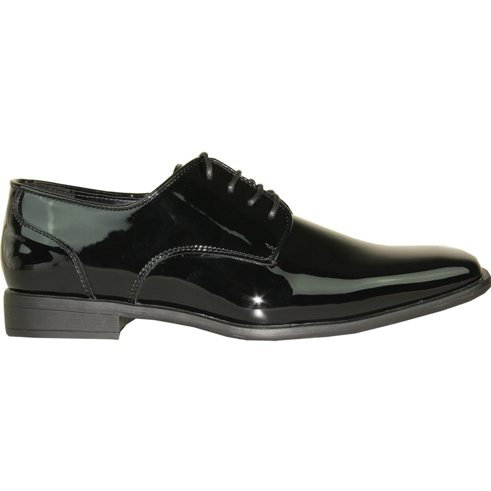 Model wearing patent black tuxedo Oxford lace-up shoe – TARLANO